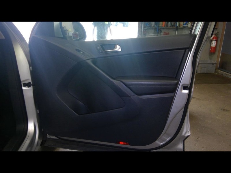 2010 TIGUAN Passenger Right Front Door Trim Panel 1632950