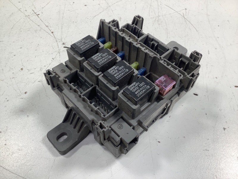 05-07 Honda Odyssey Right Passenger Side Fuse Box SHJ TA3 38210-SHJ-A22 OEM