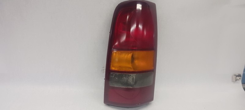 05-'07 GMC SIERRA 1500 Left driver Taillight OEM Grade B