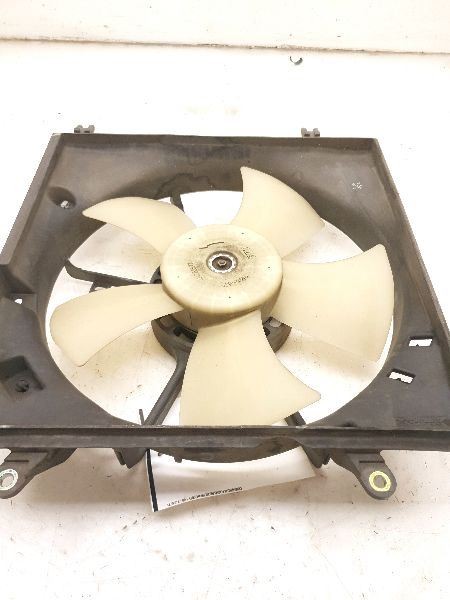 Driver Left Radiator Fan Motor Fan Assembly Fits 01-05 RAV4 16711-28150