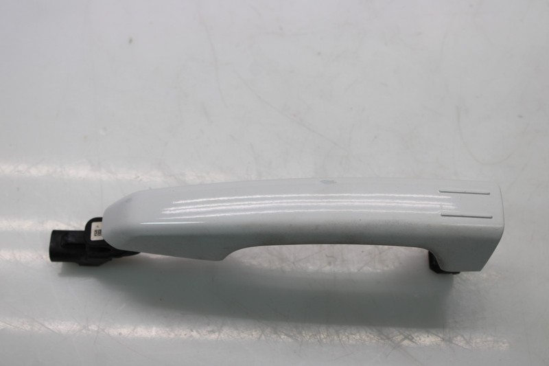 12-17 RANGE ROVER EVOQUE L494 L405 L538 FRONT RIGHT PASSIVE DOOR HANDLE (White)