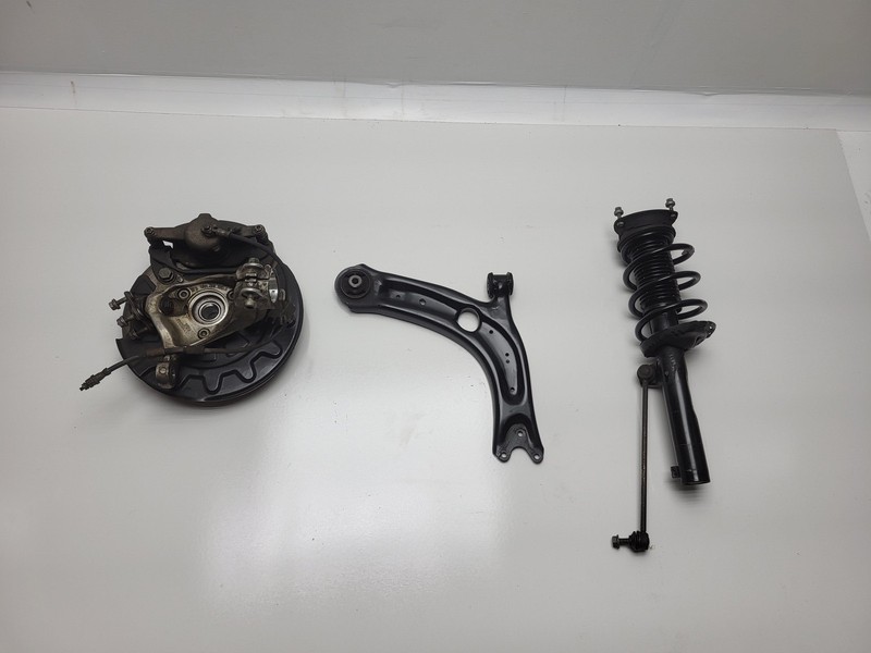 2019-2025 Audi Q3 Right Passenger Front Suspension Knee 2.0L AWD 47k 5Q0407258A