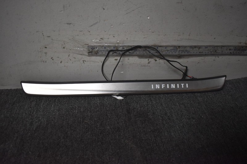 INFINITI FRONT LEFT SIDE FACTORY OEM
