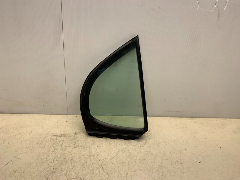 2002-2004 LEXUS ES300 ES330 RIGHT PASSENGER SIDE REAR DOOR QUARTER VENT WINDOW