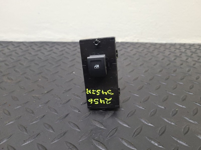 14-19 Chevrolet Silverado Crew Cab Front Right Door Window Switch OEM 23245541