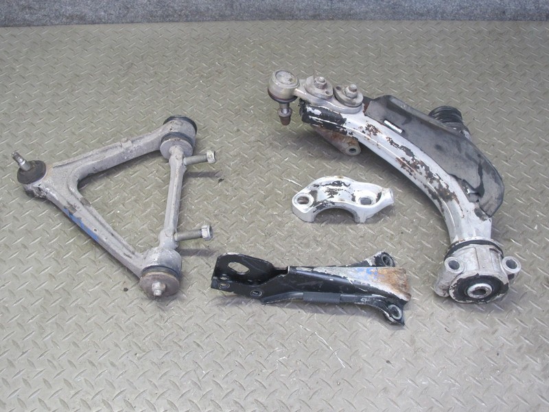 1984-1986 PORSCHE 928 S FRONT LEFT UPPER & LOWER CONTROL ARM BRACKET SET