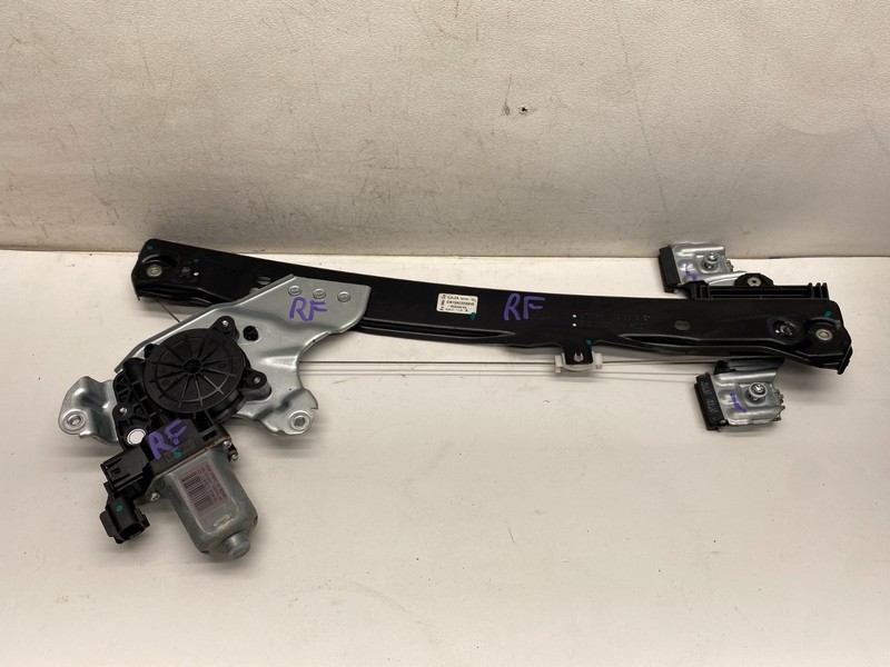 2018-2022 FORD ECOSPORT RIGHT PASSENGER SIDE FRONT WINDOW REGULATOR WITH MOTOR