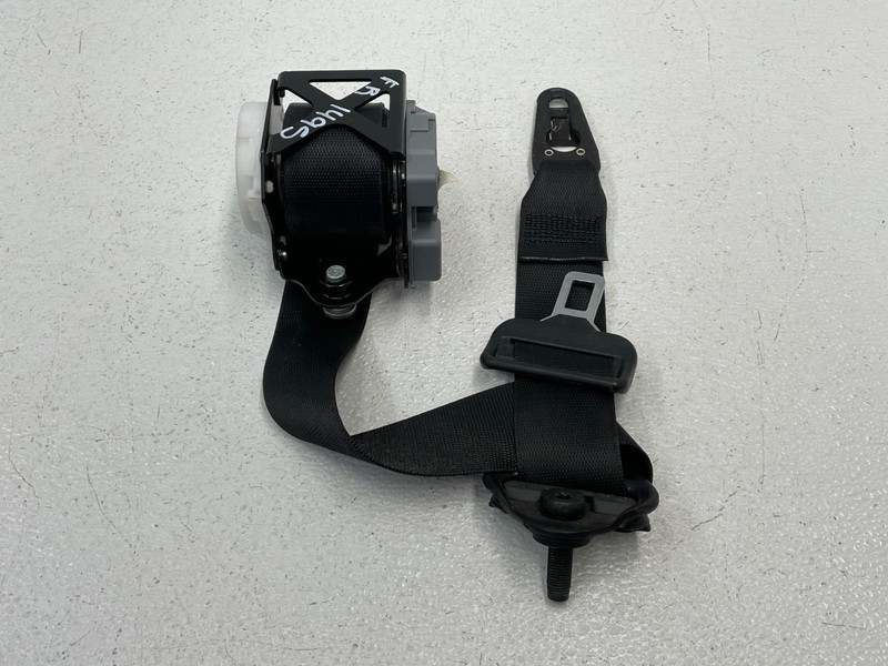 2012-2016 Mercedes SLK250 Front Right Pass Seatbelt Retractor Black 1495 OEM