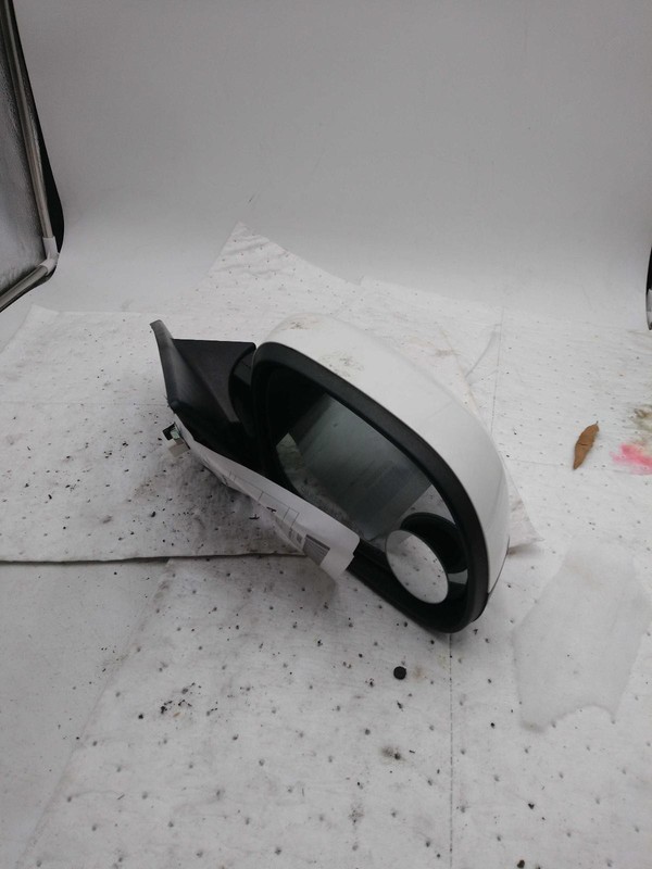 2015 KIA SOUL Right Door Mirror Assembly White OEM 73000 Miles Used NJ25-25684