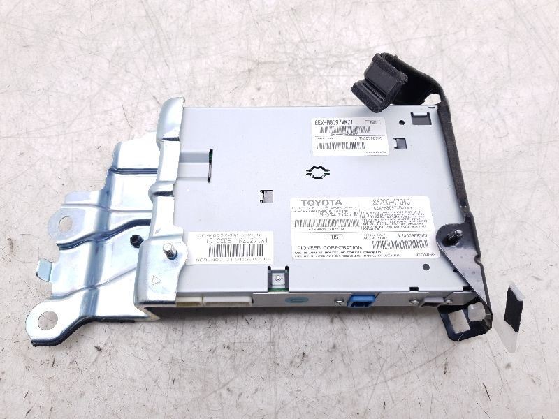 10-11 TOYOTA PRIUS III 1.8L STEREO / RADIO RECEIVER UNIT