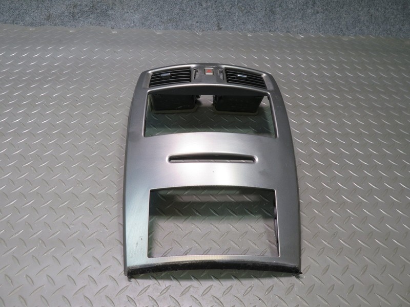2004-2005 CADILLAC XLR FRONT CENTER CONSOLE RADIO TRIM BEZEL PANEL W/ AIR VENT