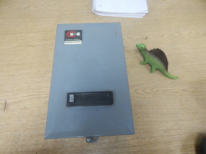 Cutler Hammer A10 Size 2 3-Pole 15 491 Circuit Box *FREE SHIPPING*