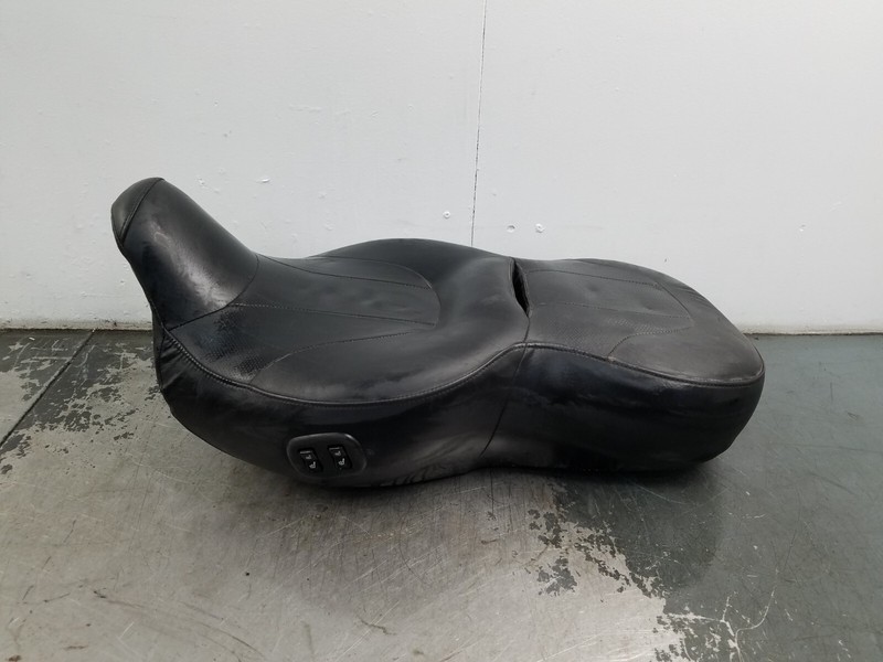 2010 09 13 Harley Davidson CVO UltraHeated Dual Seat#7540 V7