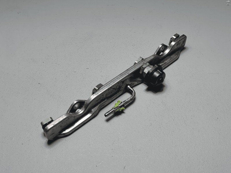 2016-2024 Honda Civic 2.0L Engine Fuel Injector Injection Rail Pipe OEM