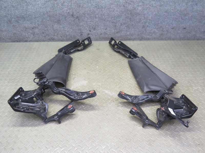2004-2009 CADILLAC XLR LEFT RIGHT SIDE CONVERTIBLE TOP DECKLID HINGE BRACKET SET