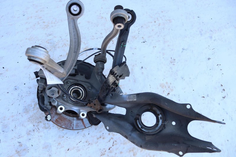 2015-2021 MERCEDES C300 SEDAN W205 REAR LEFT SPINDLE KNUCKLE WHEEL HUB ASSY OEM