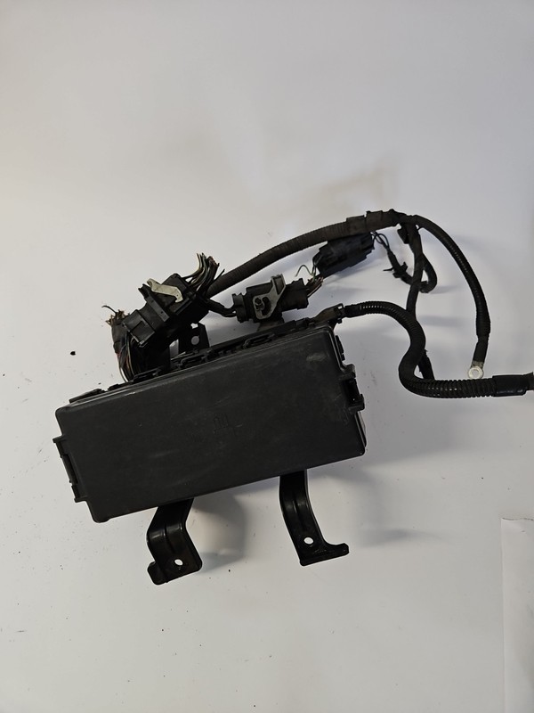 2010 2011 2012 Ford Fusion Milan Fuse Box Engine Module BE5T-14290-E OEM 2.5L