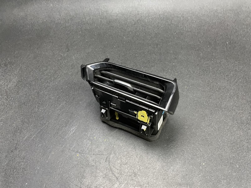 Dashboard Left A/C Heater Vent Grille 2021 Nissan Sentra 68761-6LB0A 2020 - 2023