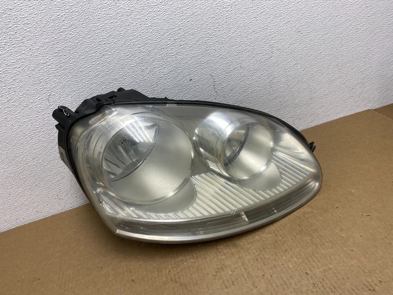 2005 - 2010 Volkswagen Jetta Right Passenger RH Side Headlight Halogen AC1203 DW