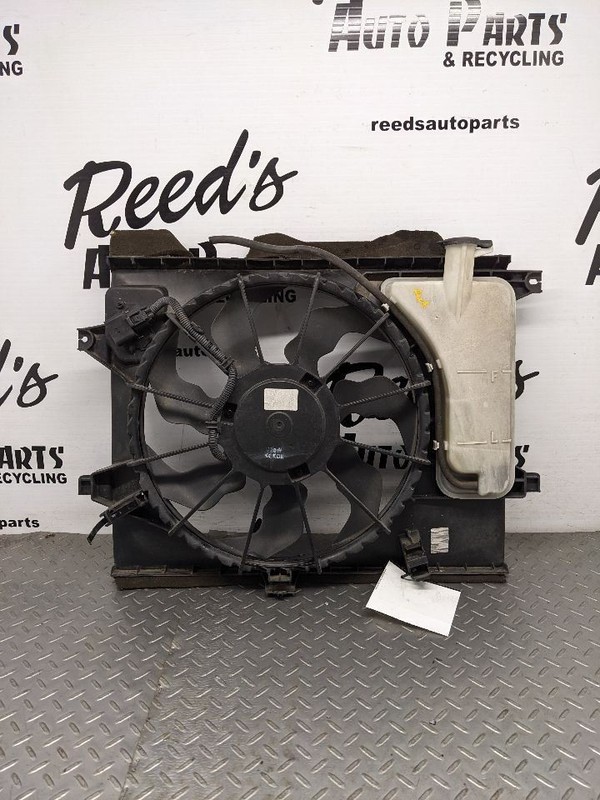 Radiator Fan Motor Fan Assembly Model VIN 2 8th Digit Fits 14-19 SOUL 1169159