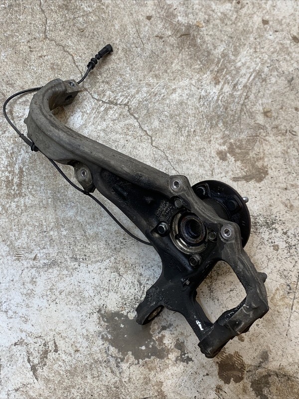 16-20 OEM Tesla Model X Front Right Passenger Spindle Knuckle W/Hub 30069 S14