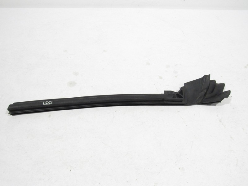 11 12 Fisker Karma 2012 Rear Right Pass Door Weatherstrip Window Seal Trim |:O