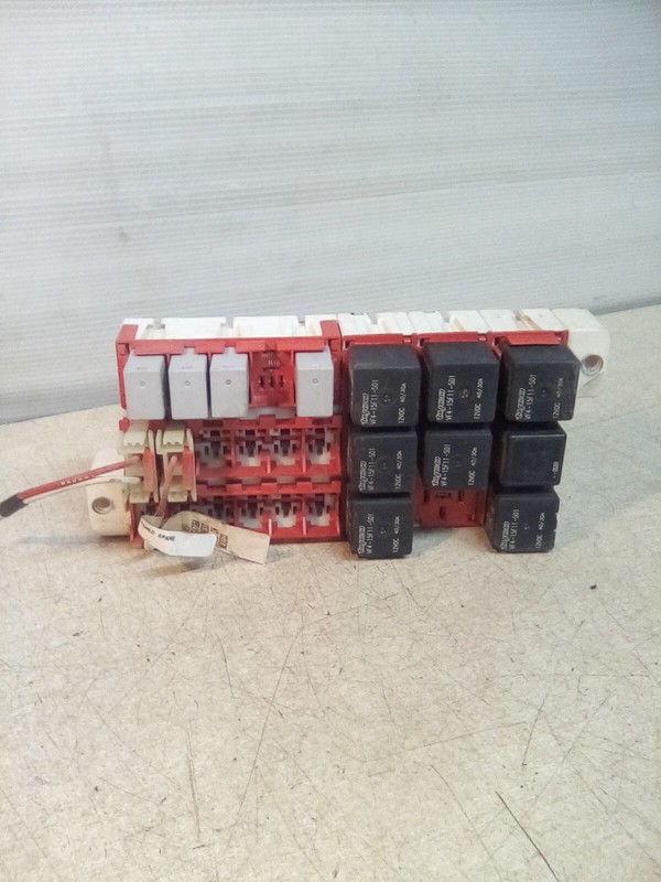 2006 Peterbilt 379 Fuse Relay Block