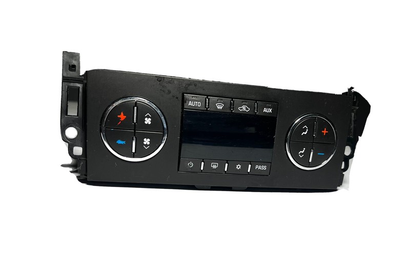 Chevrolet Silverado OEM 15932418 A/C climate heat Control Unit Genuine GM Part