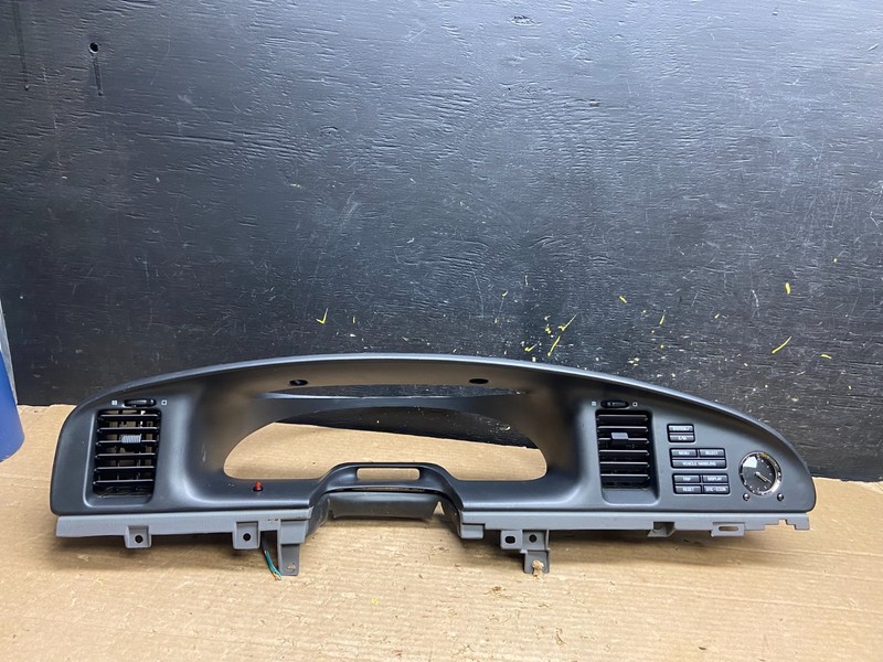 1998 to 2001 Lincoln ContinentalSpeedometer Dash Bezel Air Vent W3091 DG