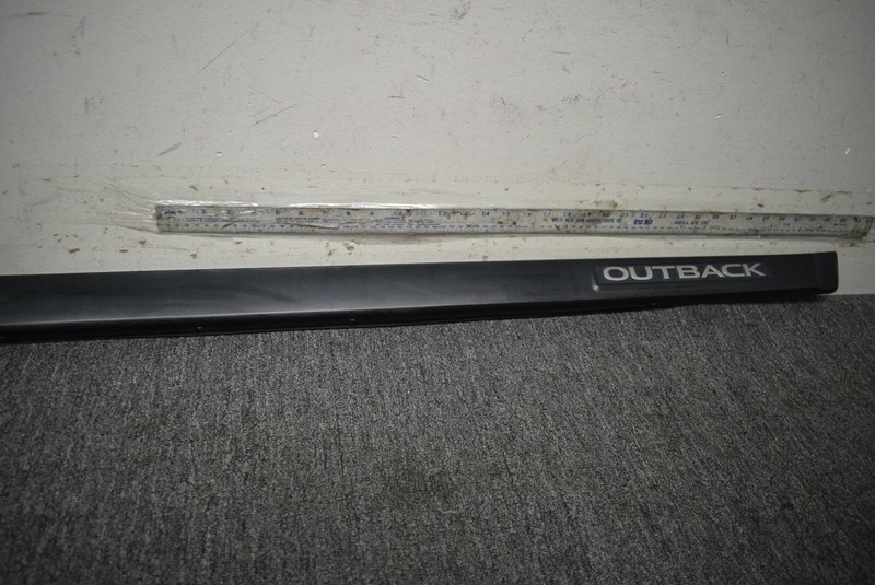 SUBARU OUTBACK MOLDING RIGHT SIDE FACTORY OEM