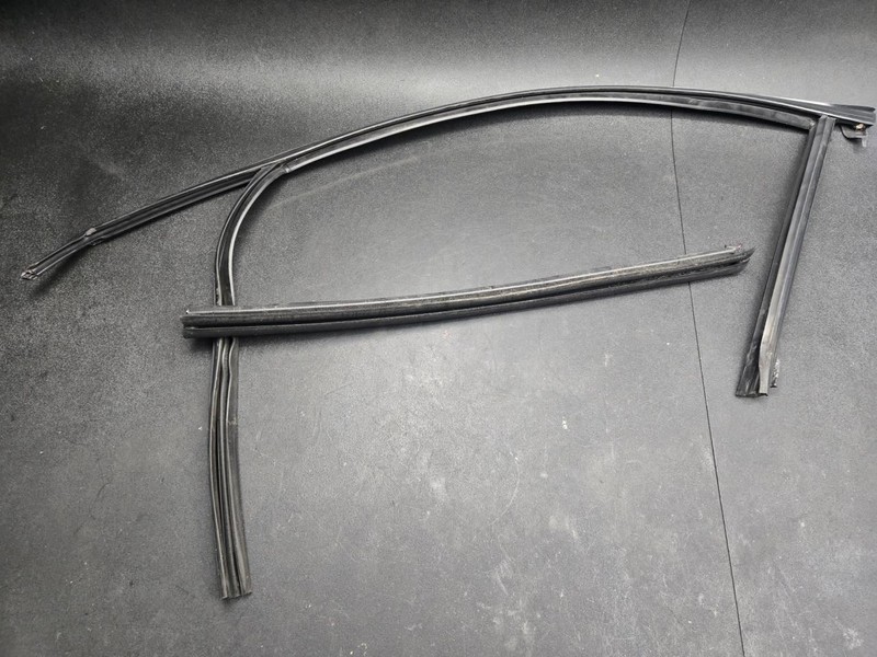 2PC Front Left Door Window Run + Belt Weatherstrips Set 2018 Ford Fusion 17 - 20