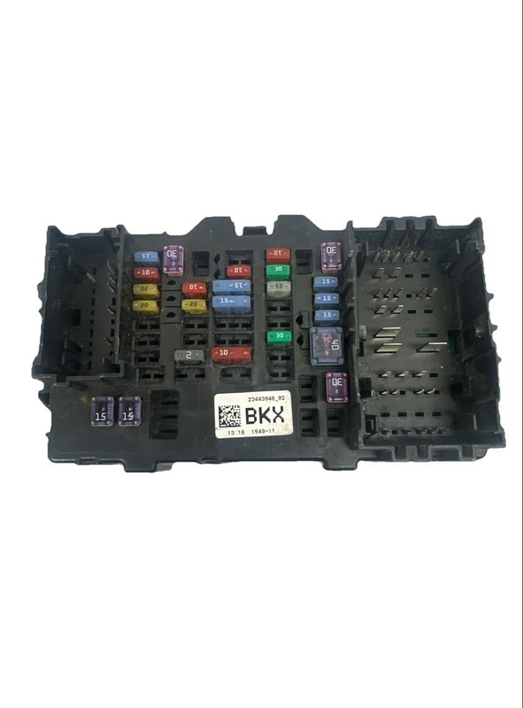 Chevrolet Silverado junction box 2019 fuse relay block assembly OEM 23443946