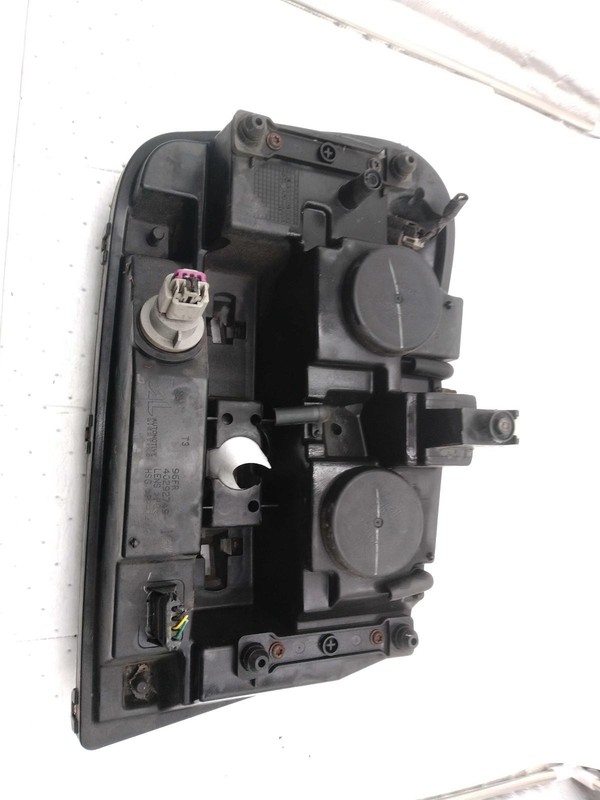 2005 Chevrolet Trailblazer Left Headlight Assembly Tan FOGGY 74K Miles OEM
