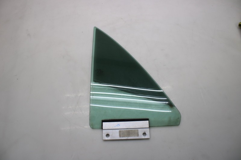 2000-2006 AUDI TT MKI RH Front Door Quarter Corner Window Glass OEM FR