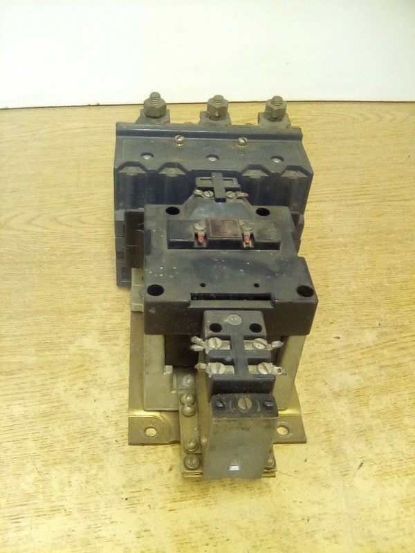 Allen Bradley 702-EOX620 Series K Contactor Size 4 74A86 W/ Z20224 Timing Relay