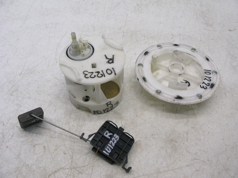 12-16 MERCEDES W204 C300 E350 IN TANK LOW PRESSURE FUEL PUMP RIGHT OEM 101223