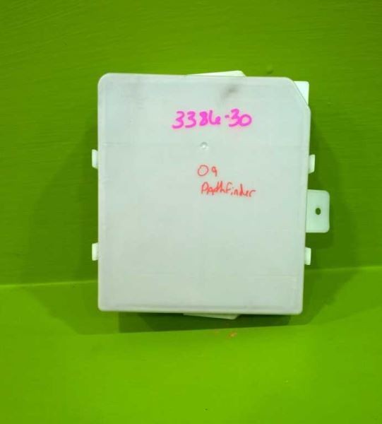 09 PATHFINDER FRONTIER XTERRA 4.0L ENGINE FUSE BOX OEM 3386-30