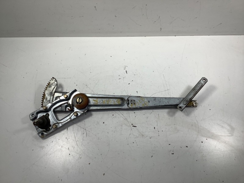 84-87 Honda CRX Right Front Door Window Regulator 75310-SB2-003 OEM