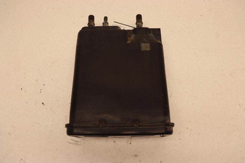 2004-2017 CHEVY SILVERADO 1500 FUEL EVAPORATOR CHARCOAL VAPOR CANISTER OEM