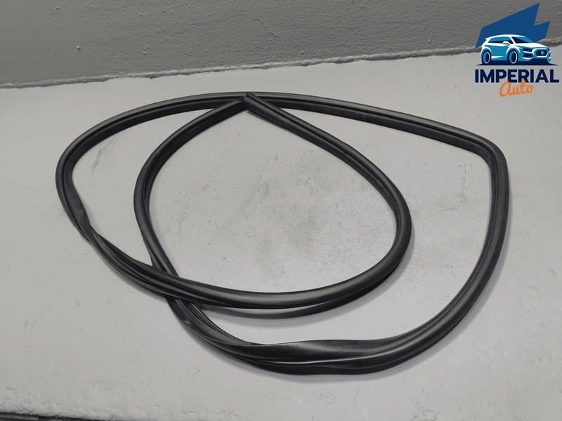 2015-2020 Toyota Sienna Front Left Driver Side Door Body Weatherstrip Seal OEM