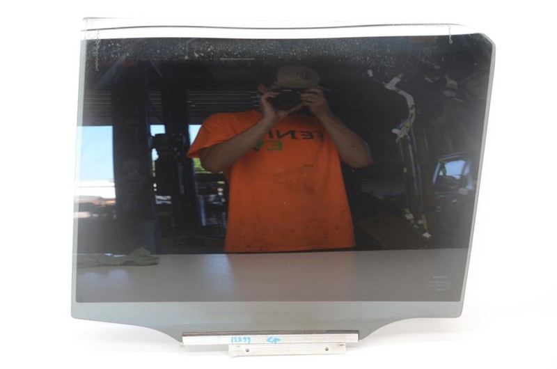 10-23 Toyota 4Runner Driver Left Rear Door Window Glass
