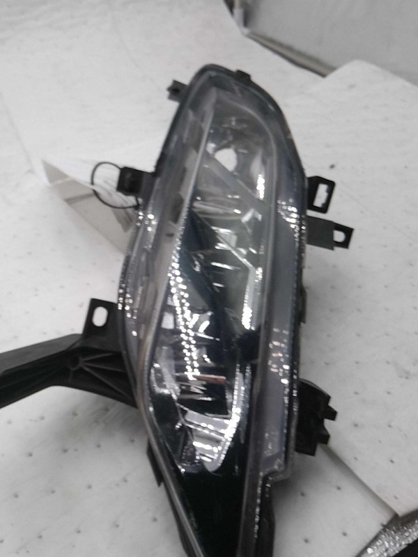 2017 Nissan Maxima Right Fog Light Assembly, White, Used, 70K Miles