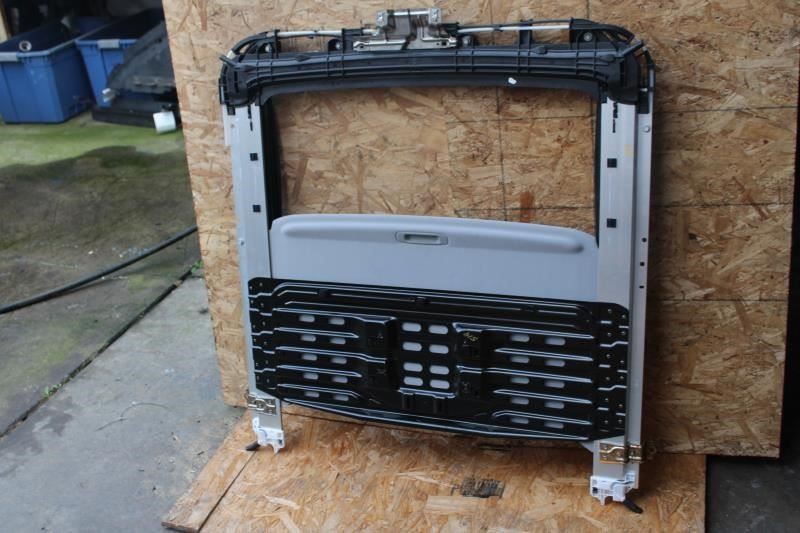2015 2016 2017 2018 CADILLAC ESCALADE ESV SUNROOF FRAME TRACK RAILS BARE PANEL