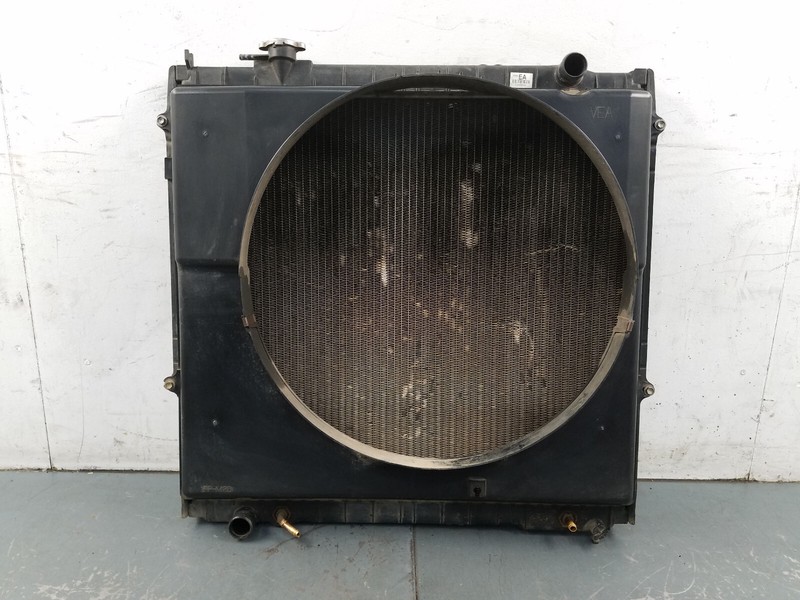 2004 Toyota Tacoma XtraCab 4x4 V6 Radiator / Fan Shroud #6821 H4