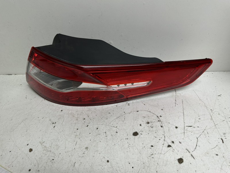 2011-2013 Kia Optima Hybrid QRT MTD right passenger taillight taillamp tail lamp