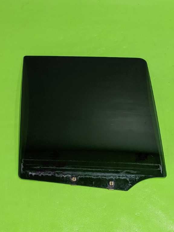 01 02 SPORTAGE PASSENGER RIGHT REAR WINDOW DOOR GLASS OEM 4465-28
