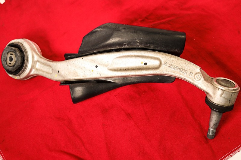 2016-2024 Chevrolet Camaro Front Right Side Lower Control Arm 22974140 OEM USED