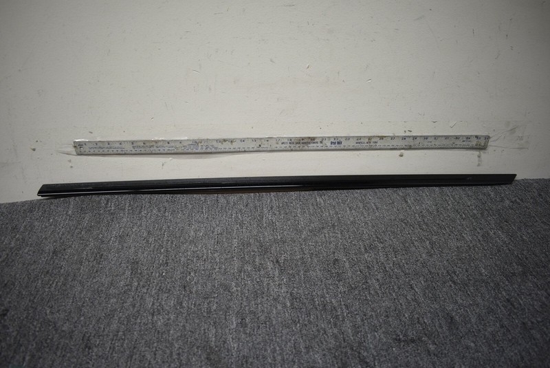 2017-2019 PORSCHE PANAMERA BELT MOLDING FACTORY OEM