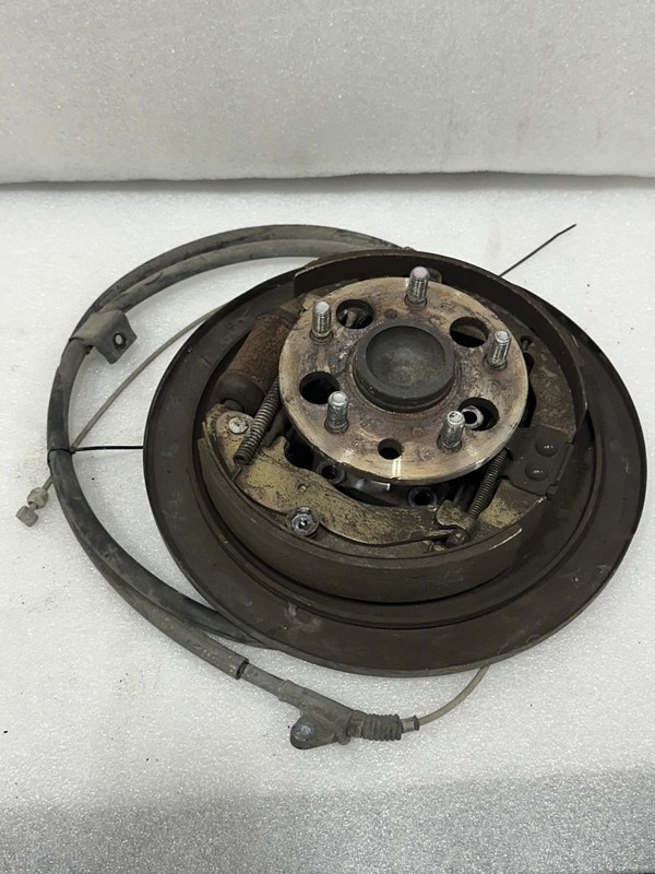 1998 1999 2000 TOYOTA SIENNA RIGHT REAR KNUCKLE HUB STUB AXLE