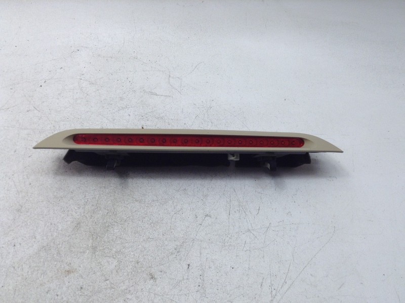 09-14 HYUNDAI GENESIS REAR CENTER 3RD THIRD BRAKE STOP LIGHT LAMP OEM
